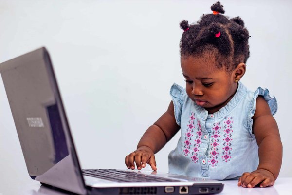 Comment protéger vos enfants des dangers d'Internet ?